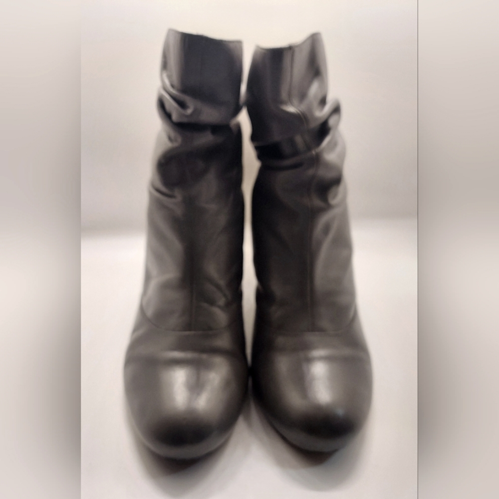 BCBG Grey Boots Womens Size 7.5